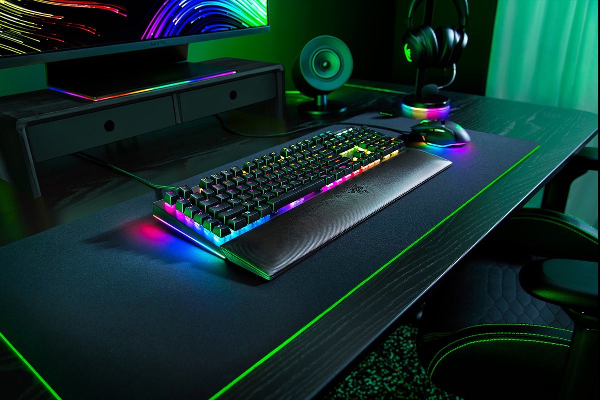 Tastierë për lojëra Razer BlackWidow V4, Razer Green, RGB, nordike, e zezë