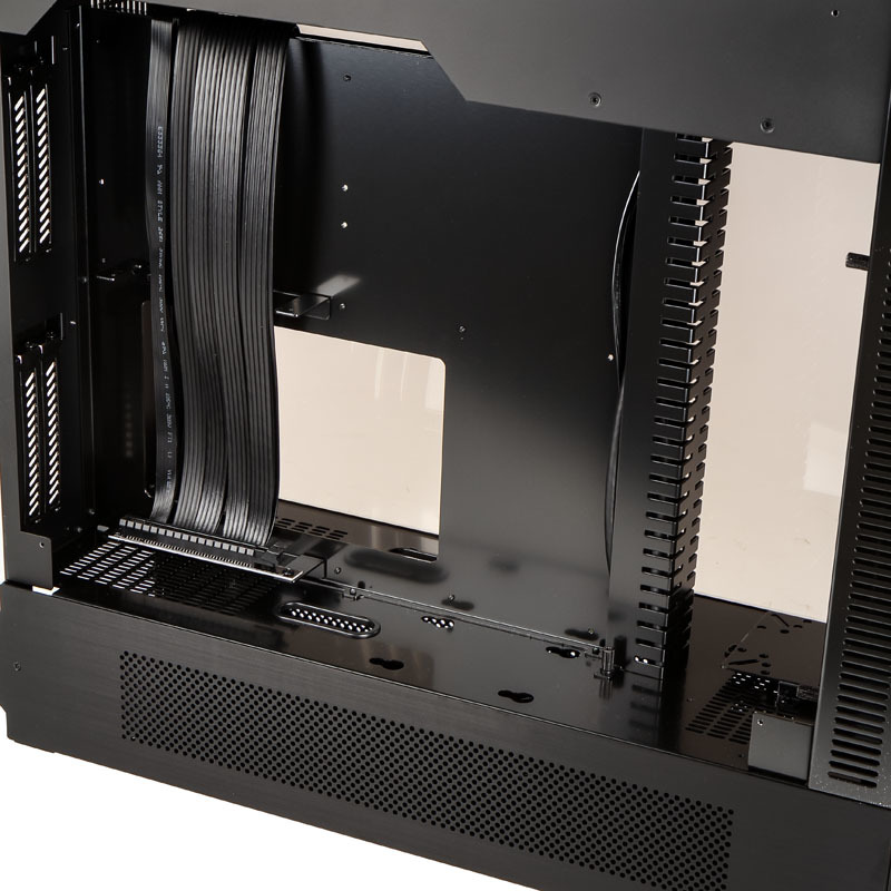 Kasë Lian Li PC-O12WX, Midi Tower
