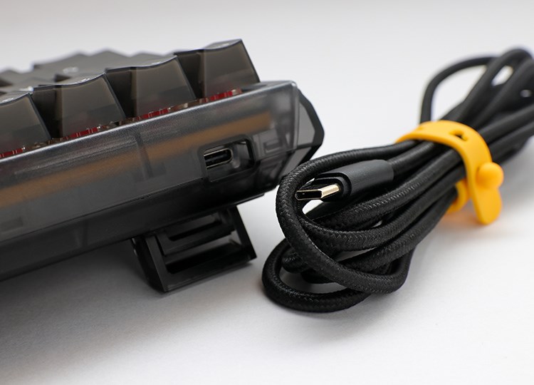 Tastierë lojërash Ducky One 3 Aura SF, RGB LED, Cherry MX Silent Red, e zezë 