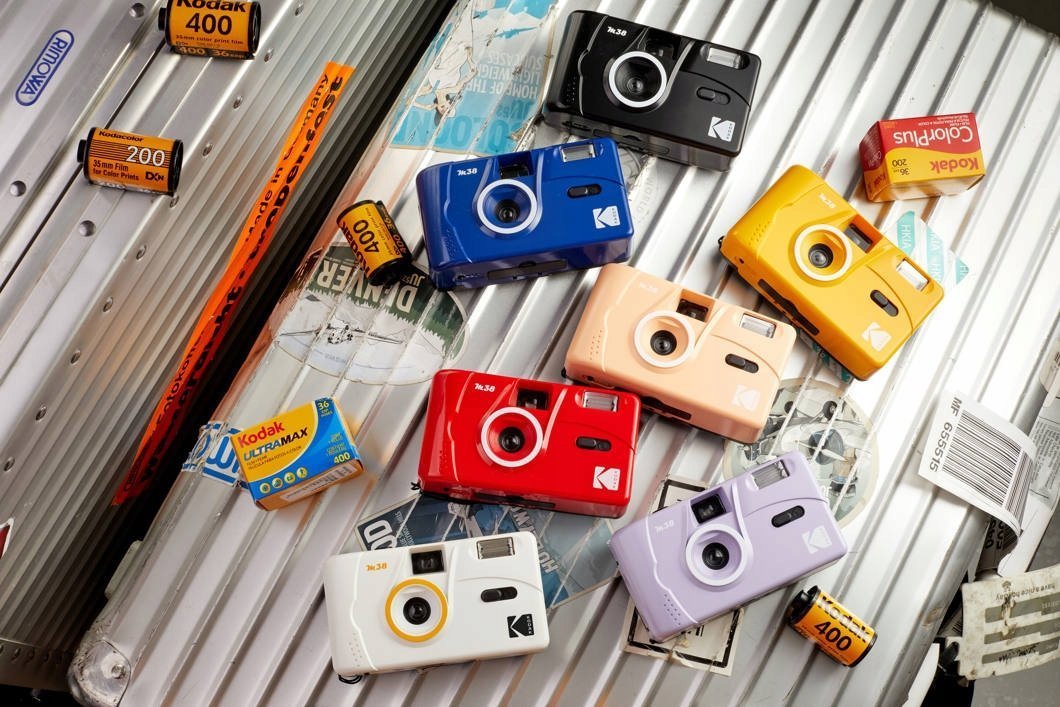 Kamerë analoge Kodak M38, 35mm, blic i integruar, e kuqe