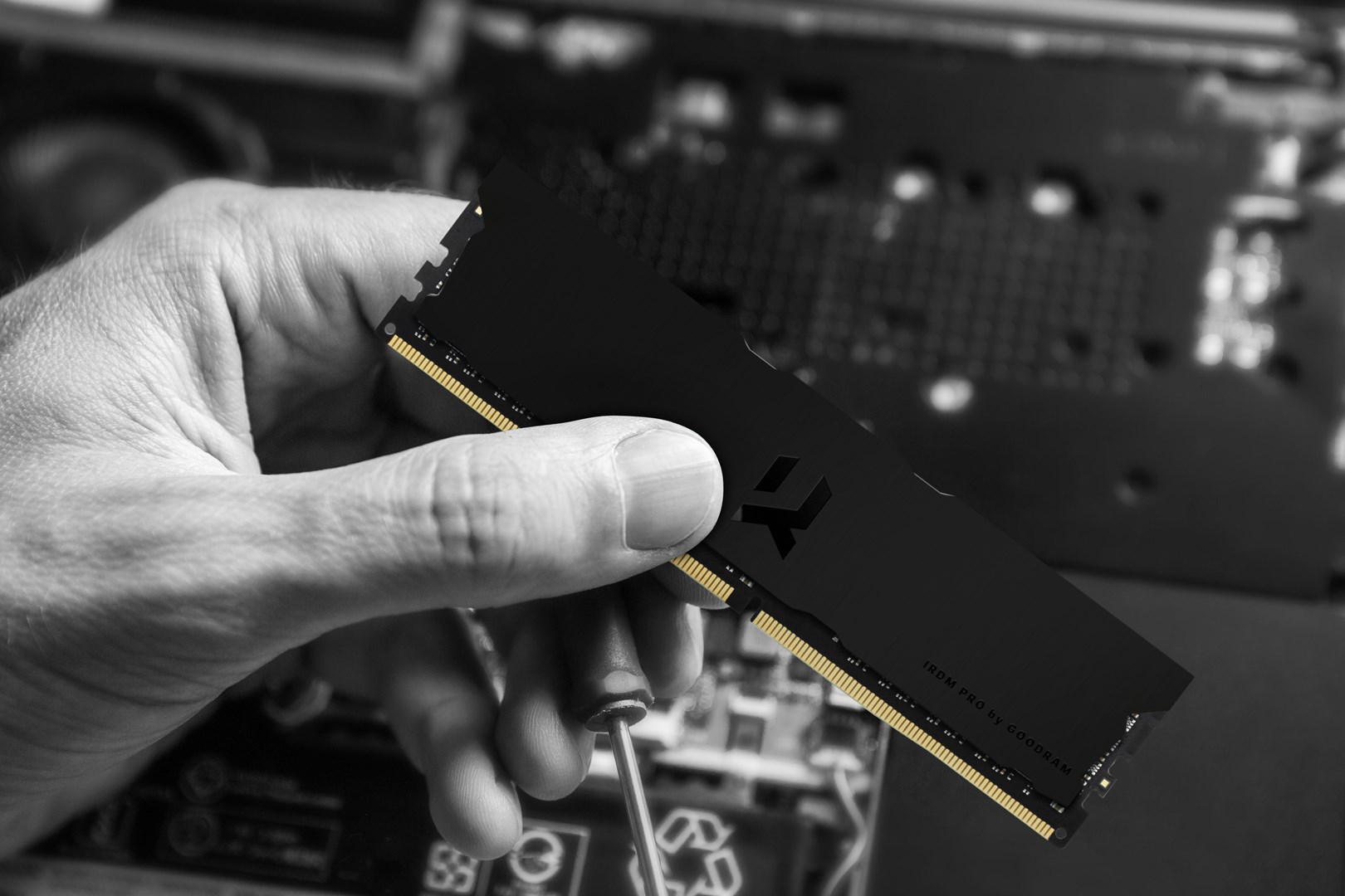 Memorie RAM GoodRam IRDM PRO, 8GB, DDR4, 3600MHz, e zezë