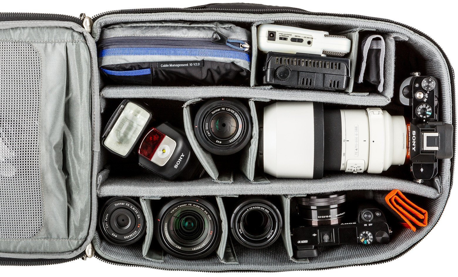 Çantë fotografike Tenba Airport Essentials, për DSLR, hapësirë për laptop 13", e zezë