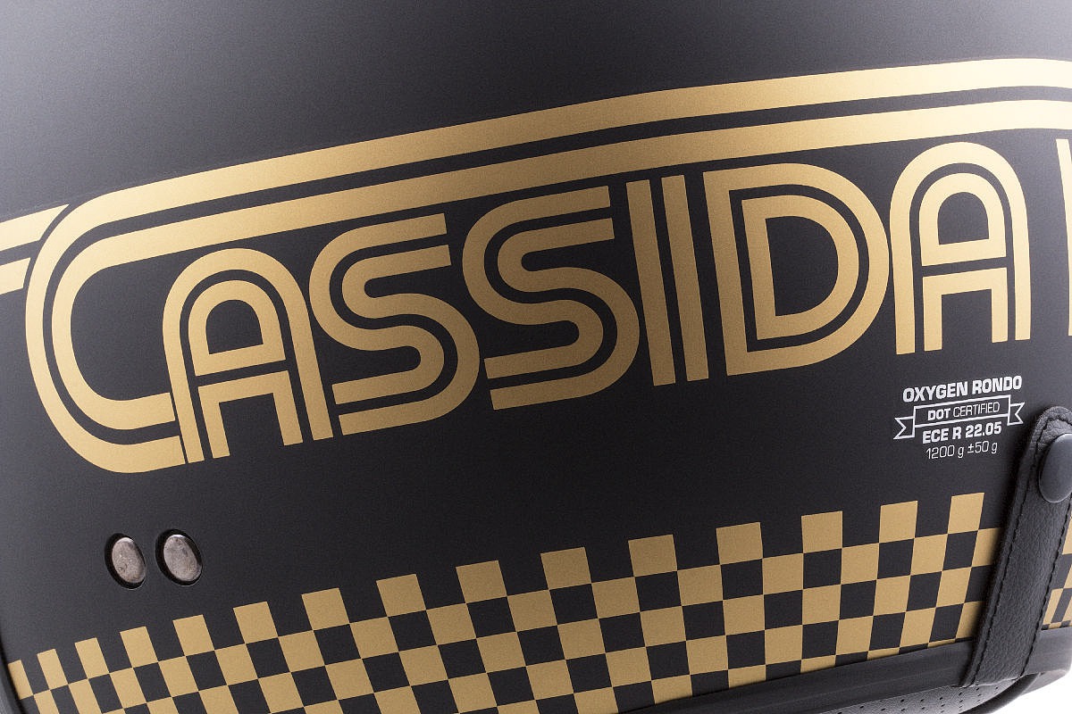 Мото кацига CASSIDA Oxygen Rondo, поликарбонат, сончев визир, црна мат со златна