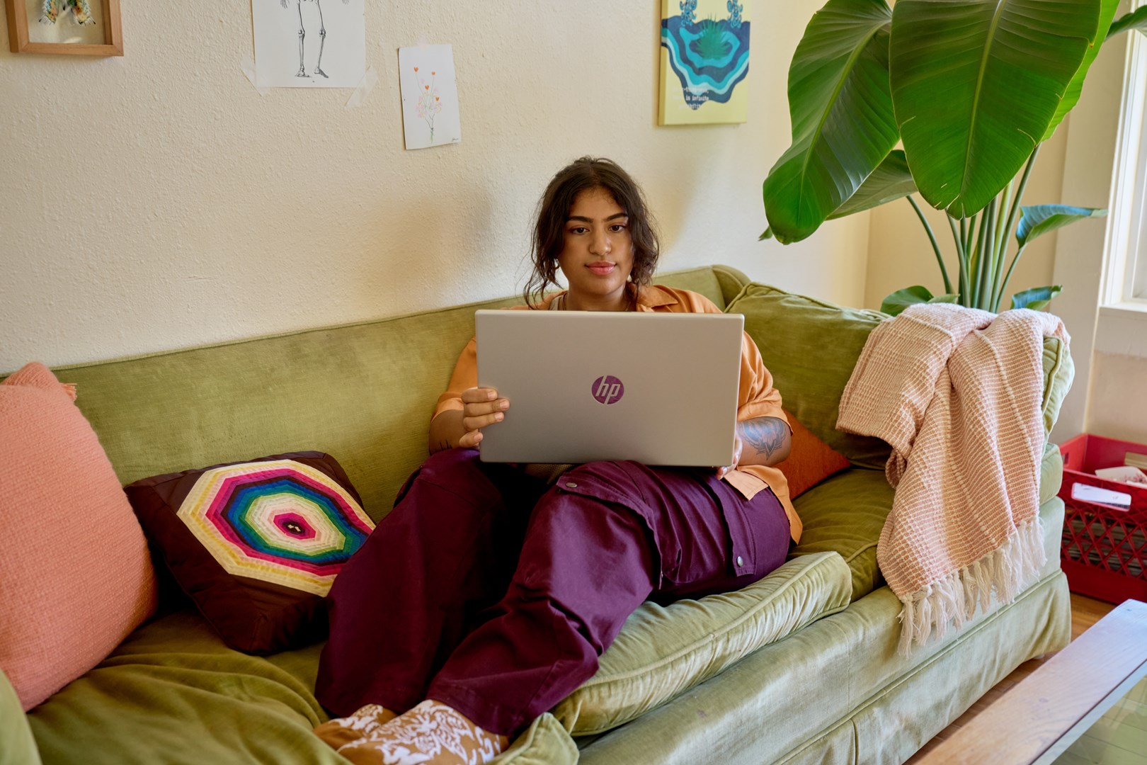 Laptop HP Laptop 15-fd0003nw, 15.6", Intel i3-1315U, 16 GB RAM, 256 GB SSD, i argjendtë