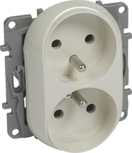 Prizë elektrike Legrand Niloe, 2 x 2P+T, kornizë e shumëfishtë, krem