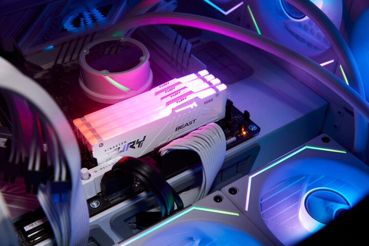 Modul i memories Kingston Fury Beast White RGB 16GB DDR5 5600 CL36, AMD EXPO