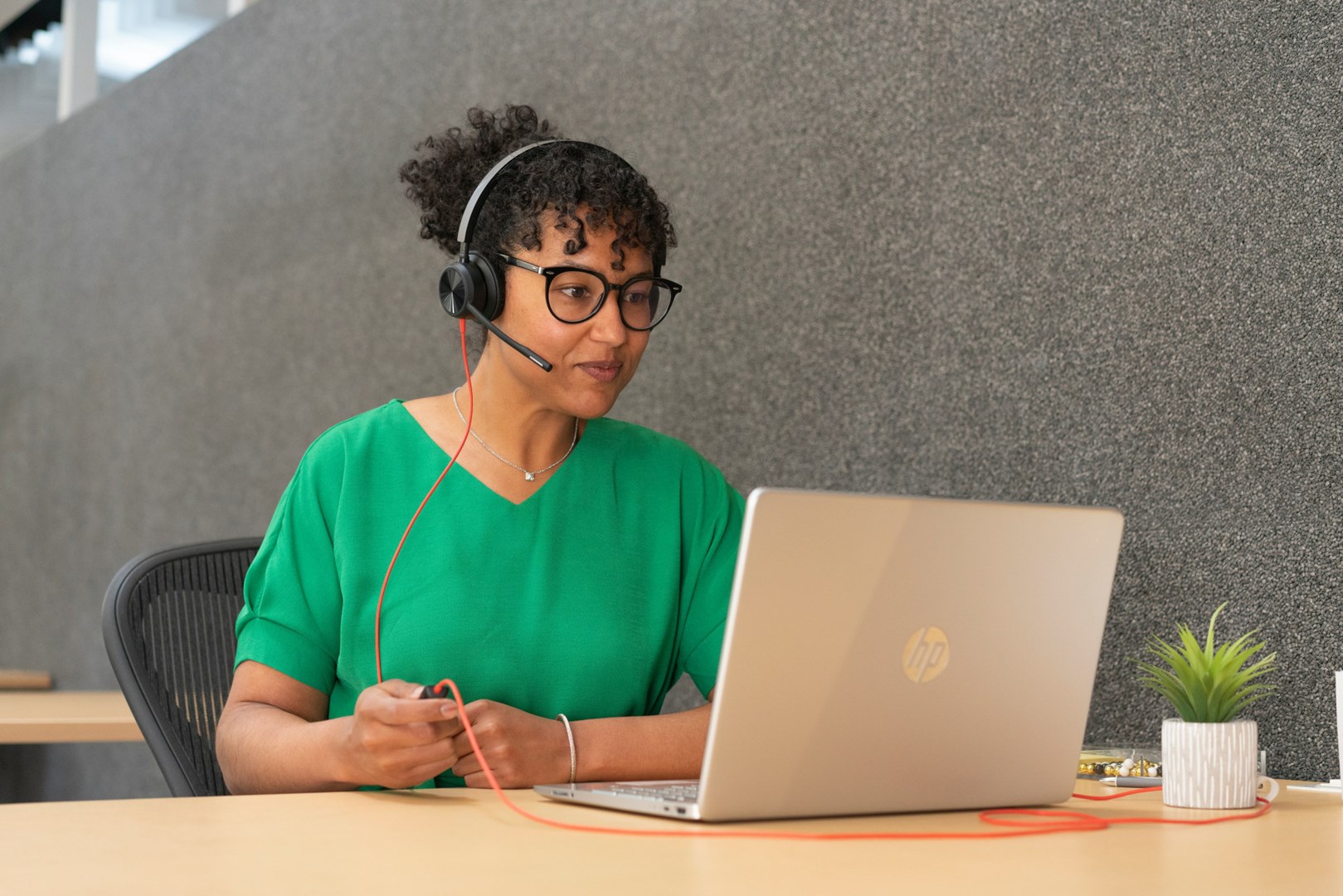 Kufje Poly Blackwire 8225 Stereo USB-C, të zeza