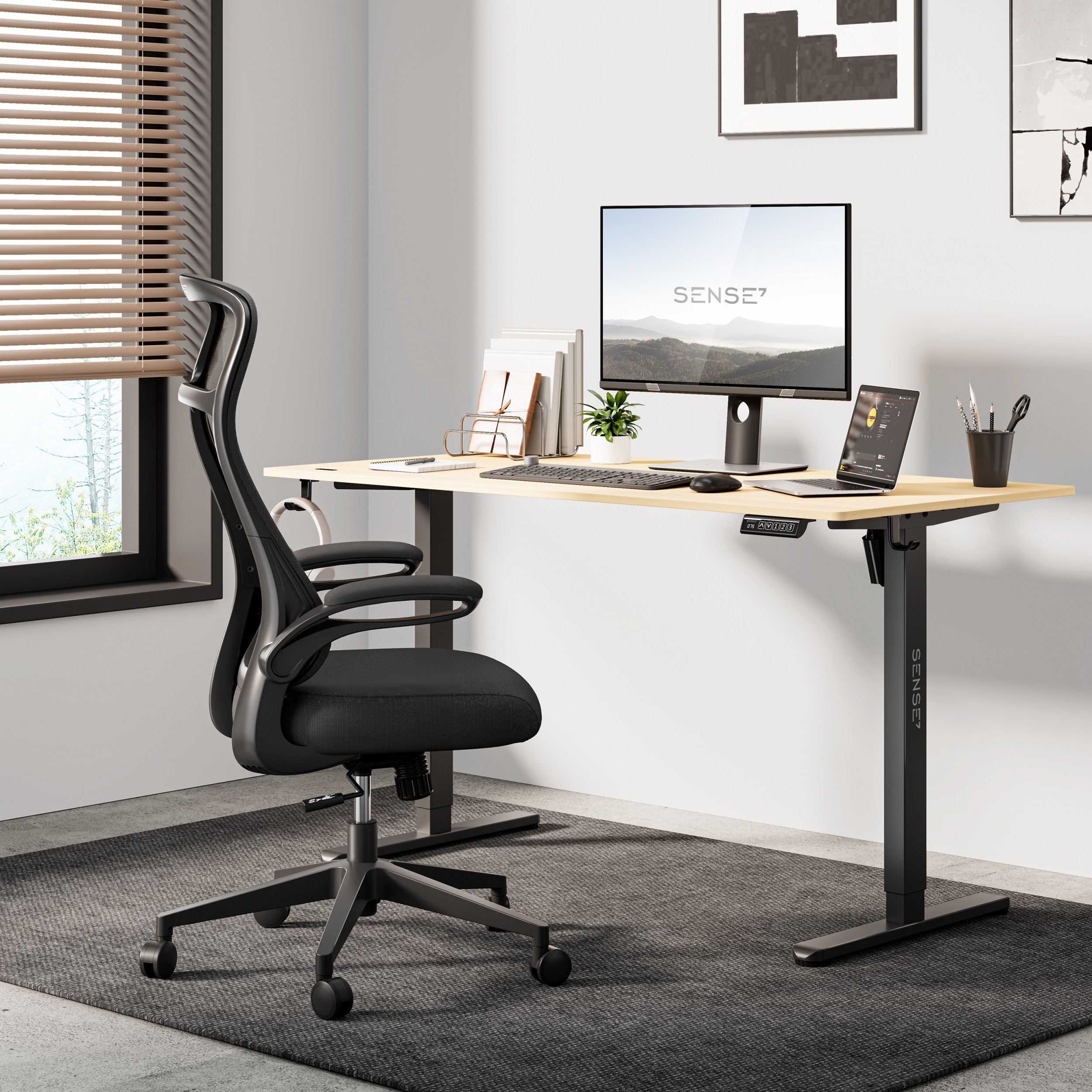 Karrige për zyre SENSE7 Revo, e zezë