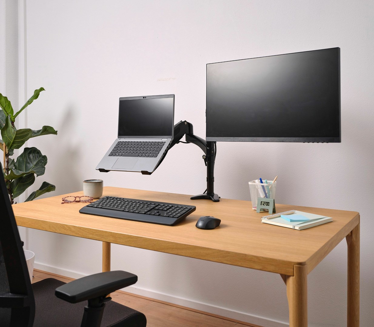 Mbajtëse monitori Trust MARA, 32”, VESA, e zezë