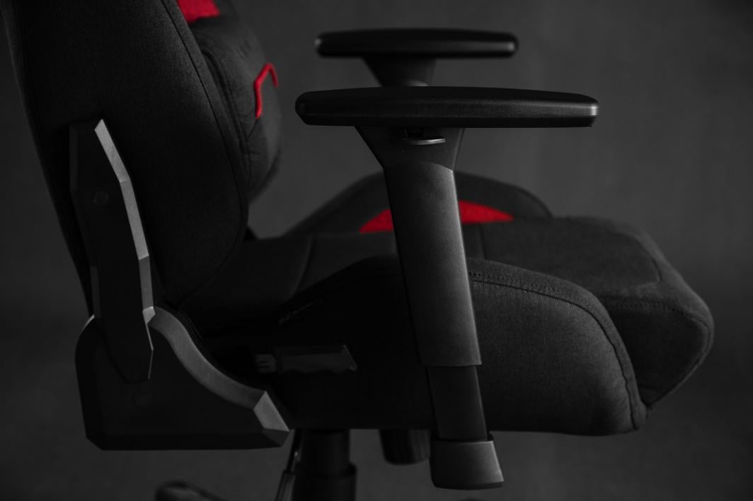 Karrige SENSE7 Sentinel, e kuqe