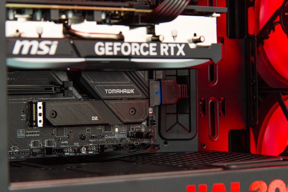 Kompjuter HAL3000 Alfa Gamer Ti Super, Ryzen 7 9700X, RTX 4070 Ti Super, 32GB RAM, 2TB SSD, i zi