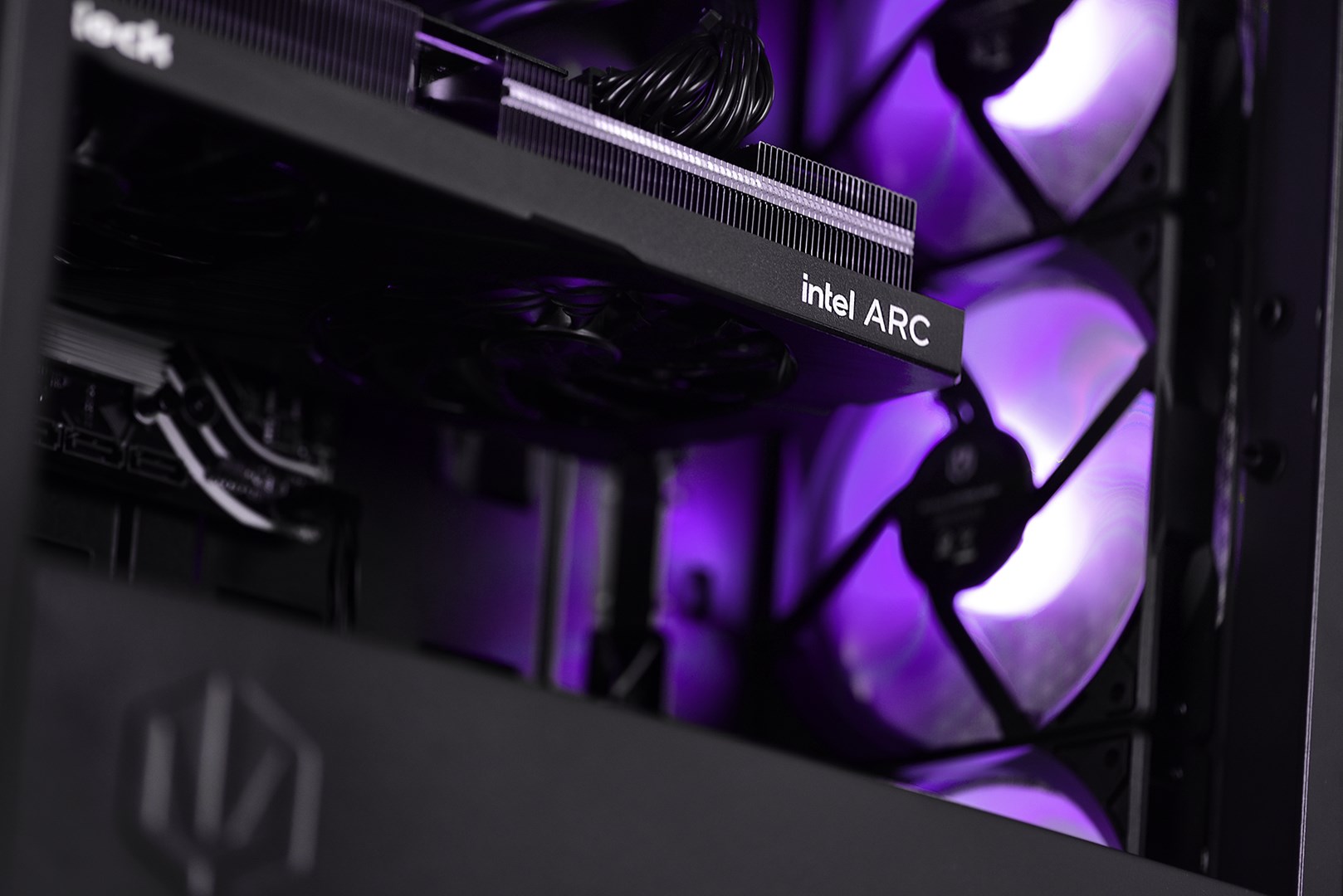 Kомпјутер Actina 5901443346005, Midi Tower, Intel i5-12400F, 32GB DDR4, 1TB SSD, RX 6600, црн