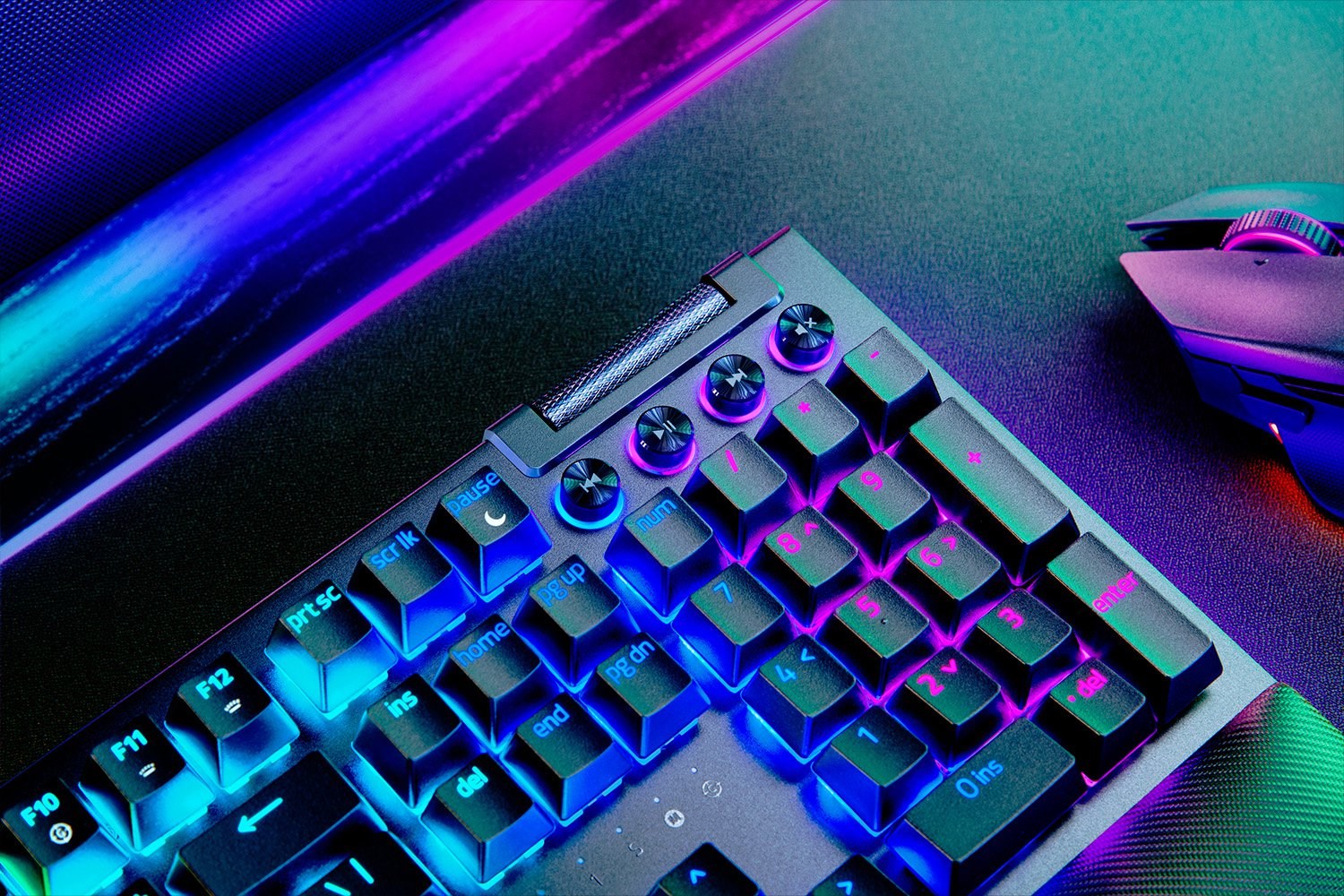 Tastierë Razer BlackWidow V4 Pro, RGB Green Switch, e zezë