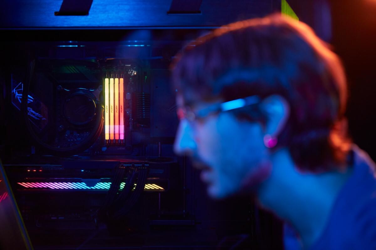 Memorie RAM Kingston FURY 96GB 6400MT/s DDR5 CL32 DIMM (2 x 48 GB) Renegade RGB XMP
