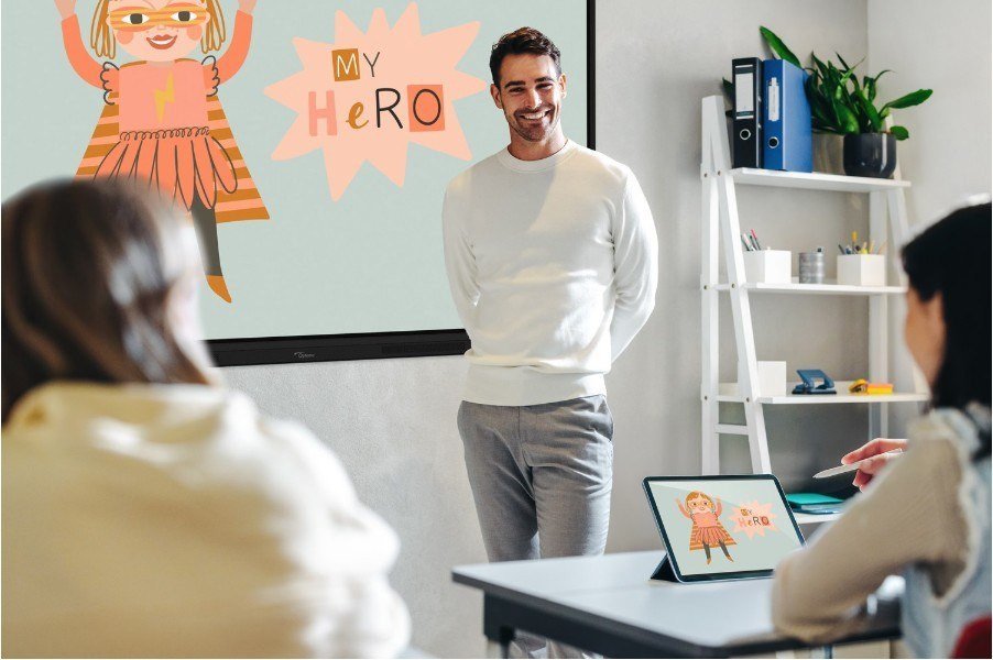 Display interaktiv Optoma 3753RK, ekran i madh, rezolucion i lartë, i zi