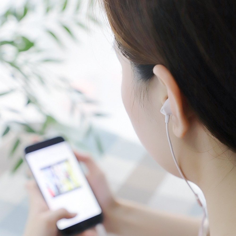 Kufje in ear Hoco M60, me mikrofon, universale, të bardha