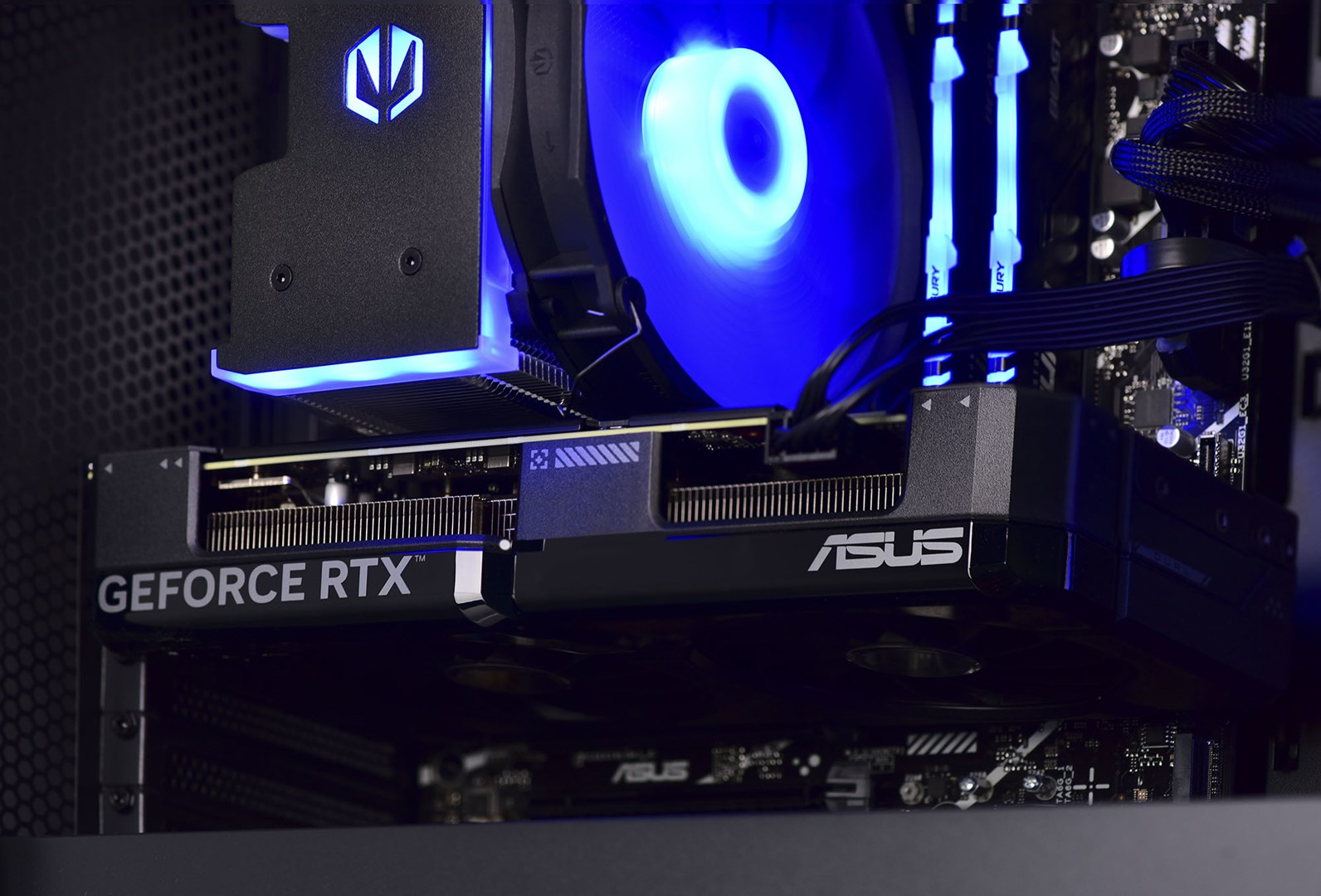 Kompjuter Gaming Actina, AMD Ryzen 7 5700X, 32GB DDR4, 1TB SSD, NVIDIA RTX 4070, Mini Tower, i zi