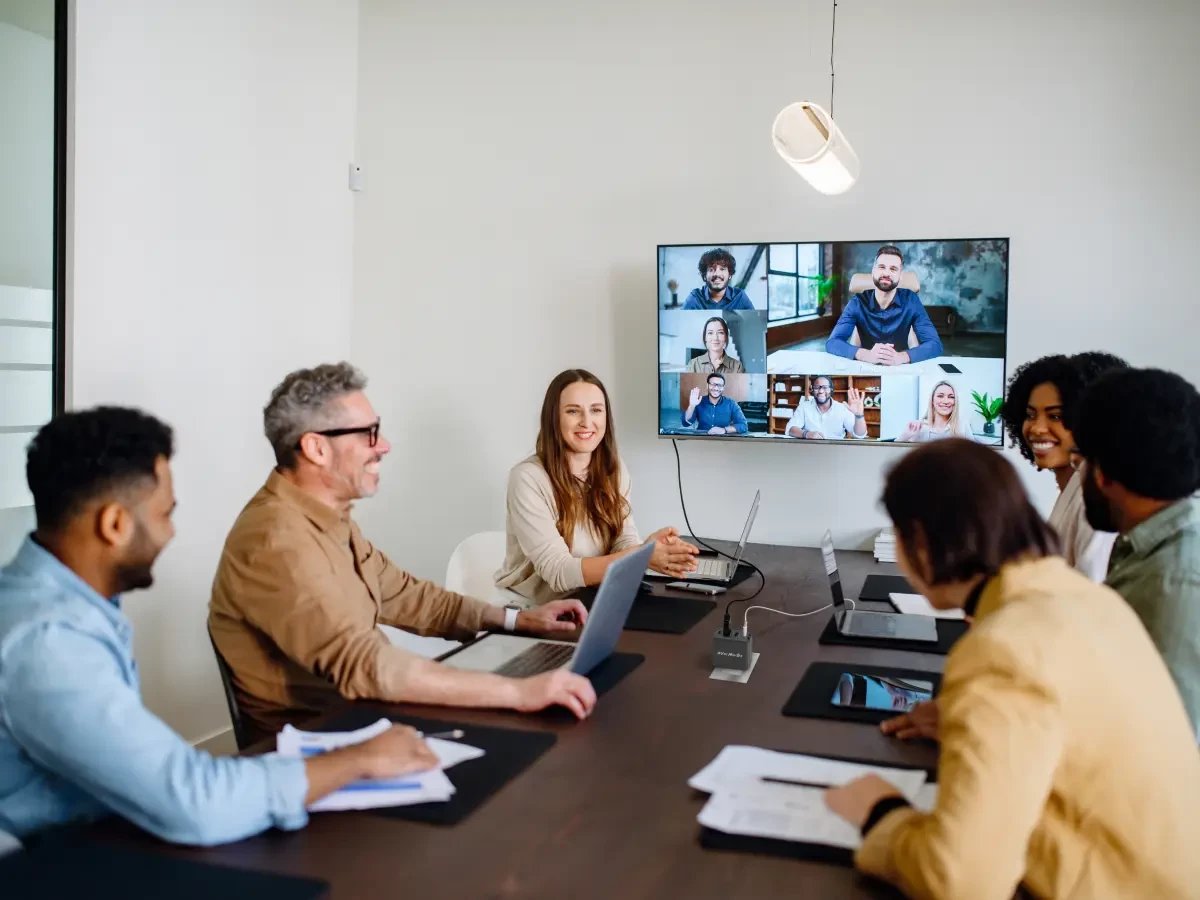 Полнач хаб AVerMedia CORE GO GC313, 100W GaN, 3 порти, бел