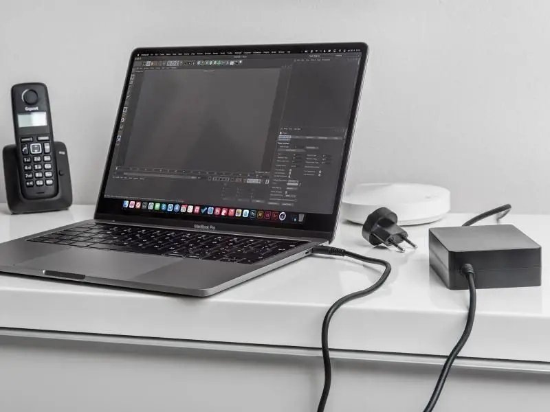 Karikues AVACOM USB C, 90W Power Delivery, universal, i bardhë