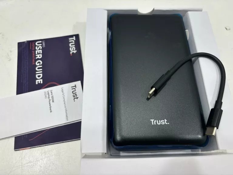 Powerbank Trust Laro, 100W, 2x USB-C 1x USB-A, i zi