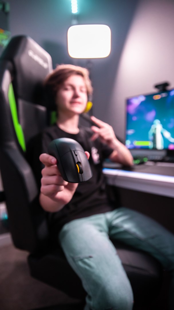 Maus lojërash SteelSeries Rival 3 Wireless, TrueMove Air, i zi