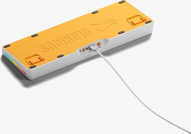 Гејминг тастатура Glorious GMMK 3 65%, механичка со кабел, линеарна, бела