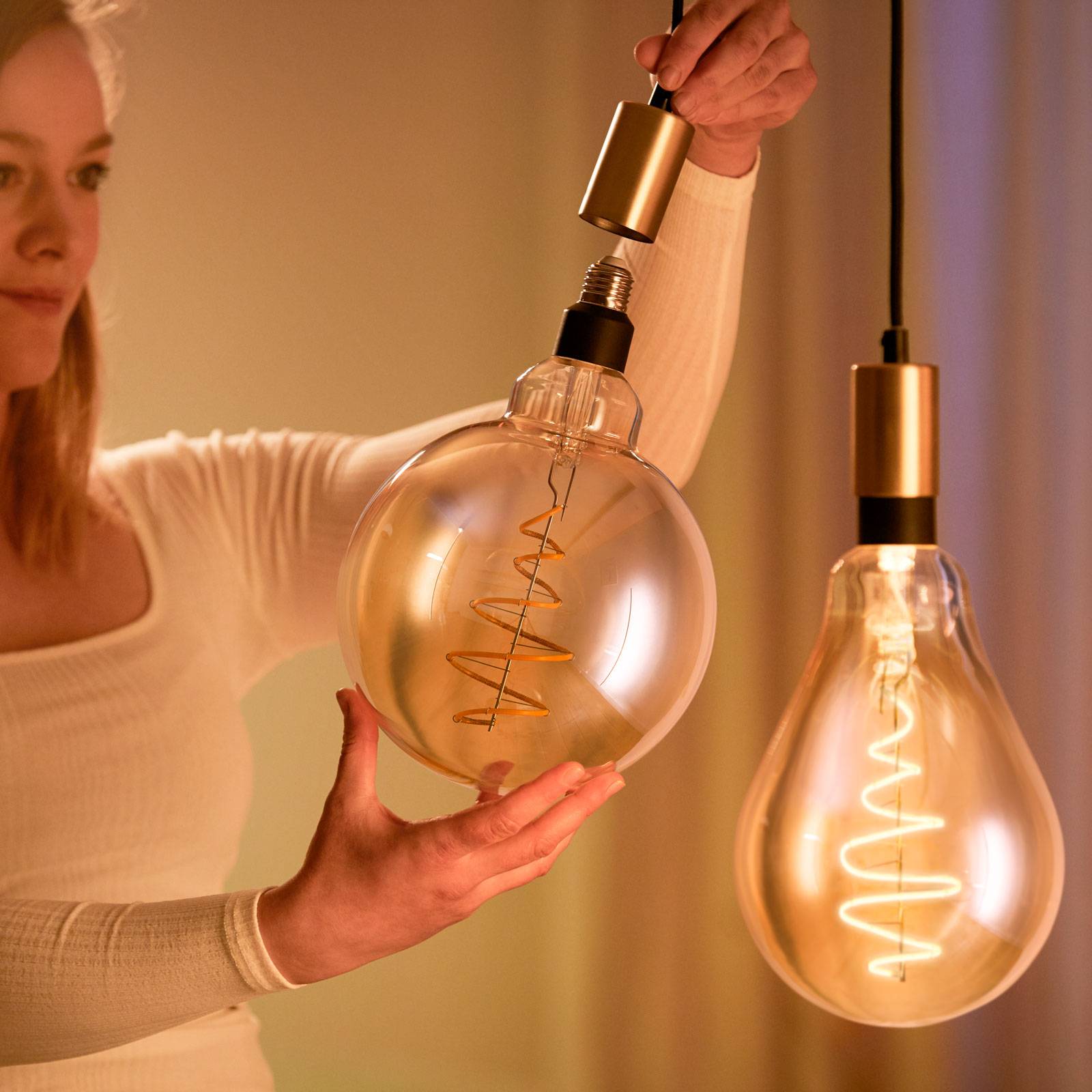 Llambë smart WiZ, E27, LED dimmable warm white, WiFi