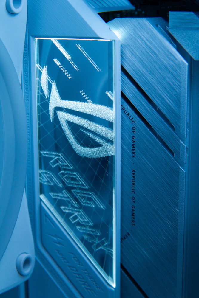 Kompjuter HAL3000 Czech Championship 2024, AMD Ryzen 9 7950X3D, 64GB DDR5, 4TB SSD, RTX 4090, i bardhë