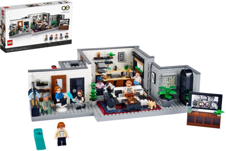 Set lodër LEGO® Creator 10291 Queer Team - Flat "Úžo Pětky", 974 pjesë