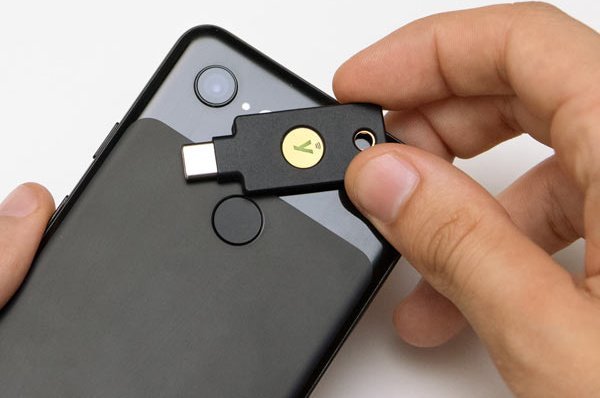Çelës sigurie Yubico YubiKey 5C NFC FIPS, USB C, NFC, i zi