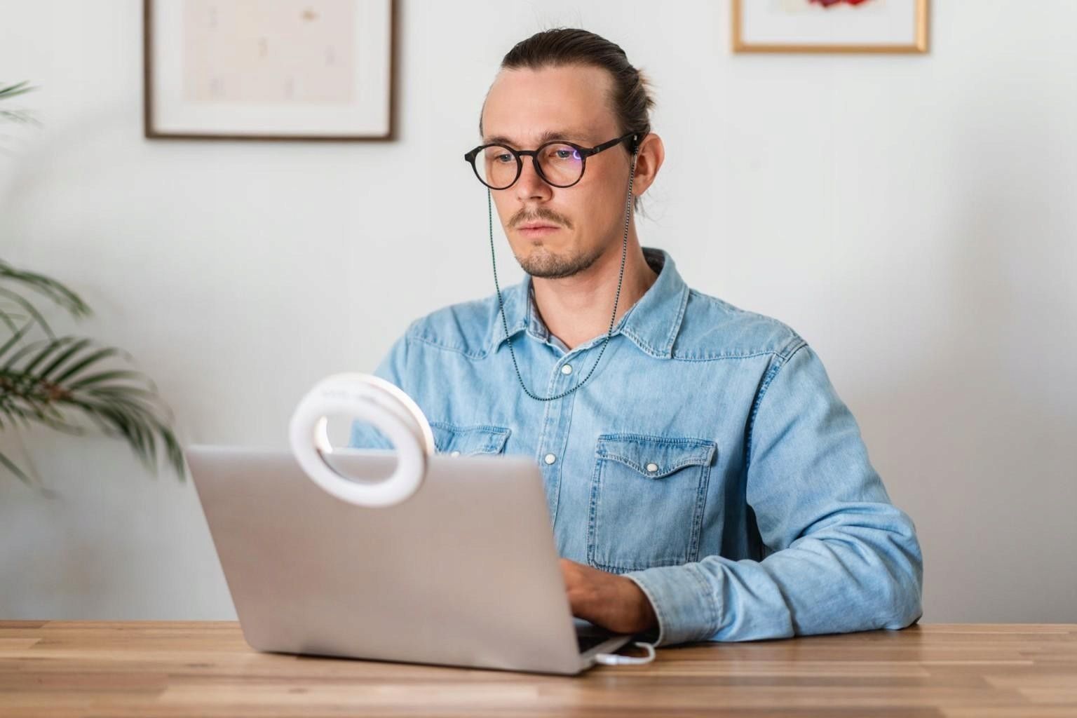 Dritë unazore LED Kodak Mini, 4", me bateri, për smartphone dhe laptop