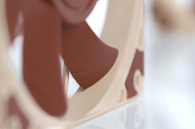 Вентилатор NF-A12x15 FLX, бел/кафеав