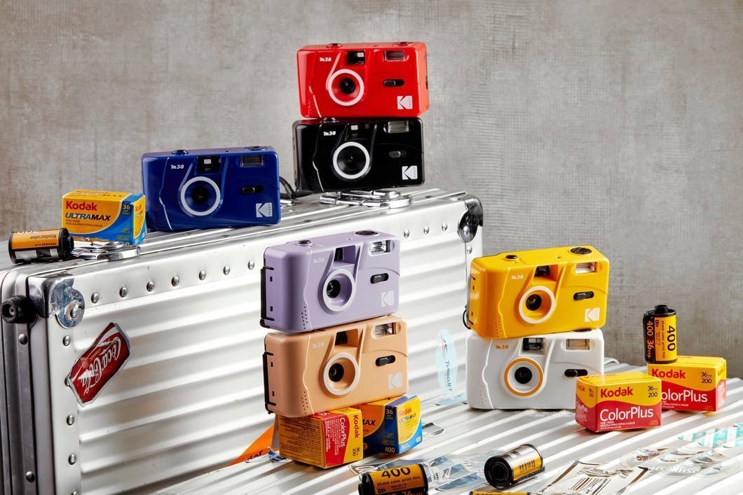 Kamerë analoge Kodak M38, 35mm, blic i integruar, e kuqe