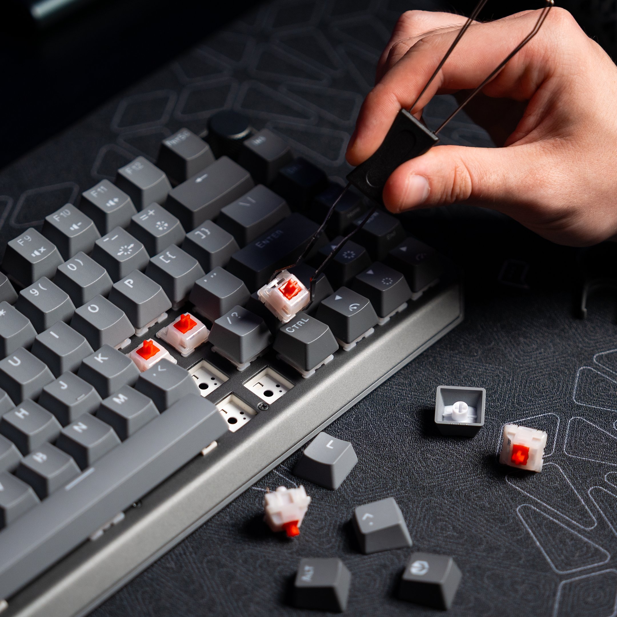 Гејминг тастатура Endorfy Thock V2 75%, механичка, ARGB, со USB кабел