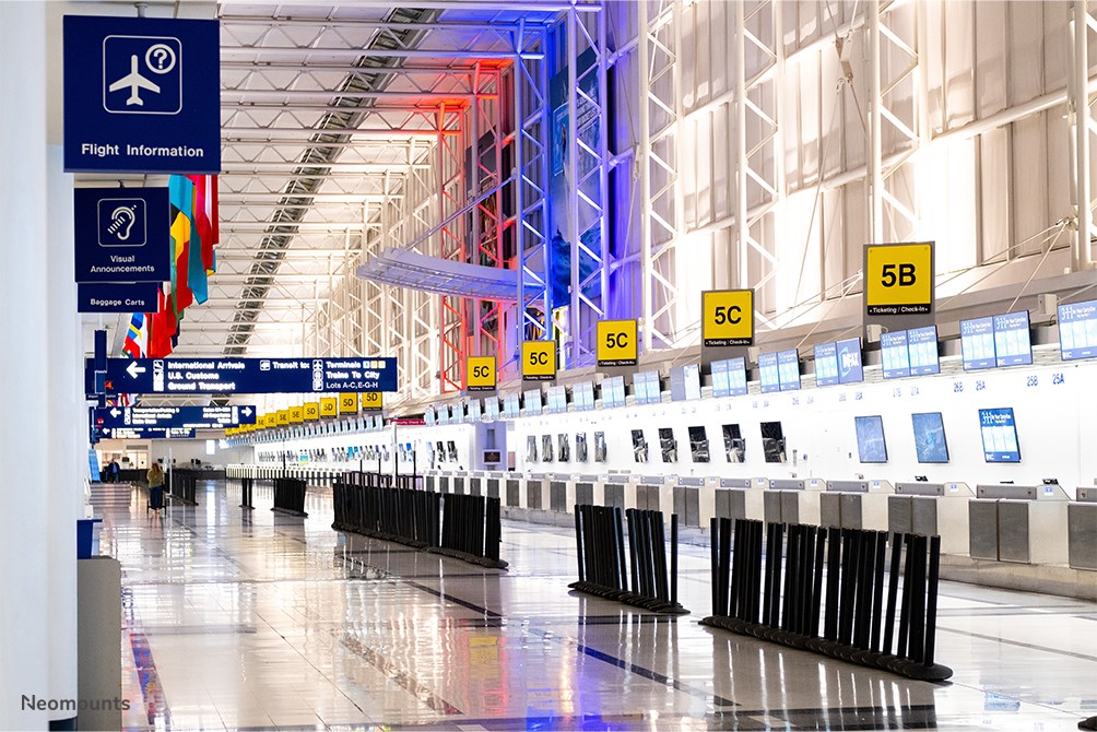 Mbajtëse muri për monitor Neomounts NMPRO-WMB3, 32-55"/65", e zezë