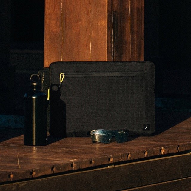 Mbajtëse laptopi Native Union ULTRALIGHT Sleeve, për MacBook 14", e zezë