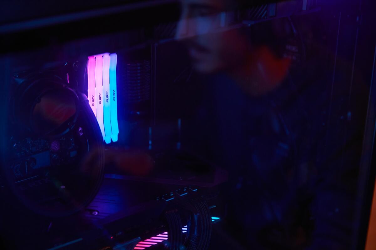 Memorie RAM Kingston FURY Renegade RGB, 32GB (2x16GB), DDR5, 6000MT/s, e argjendtë/e zezë