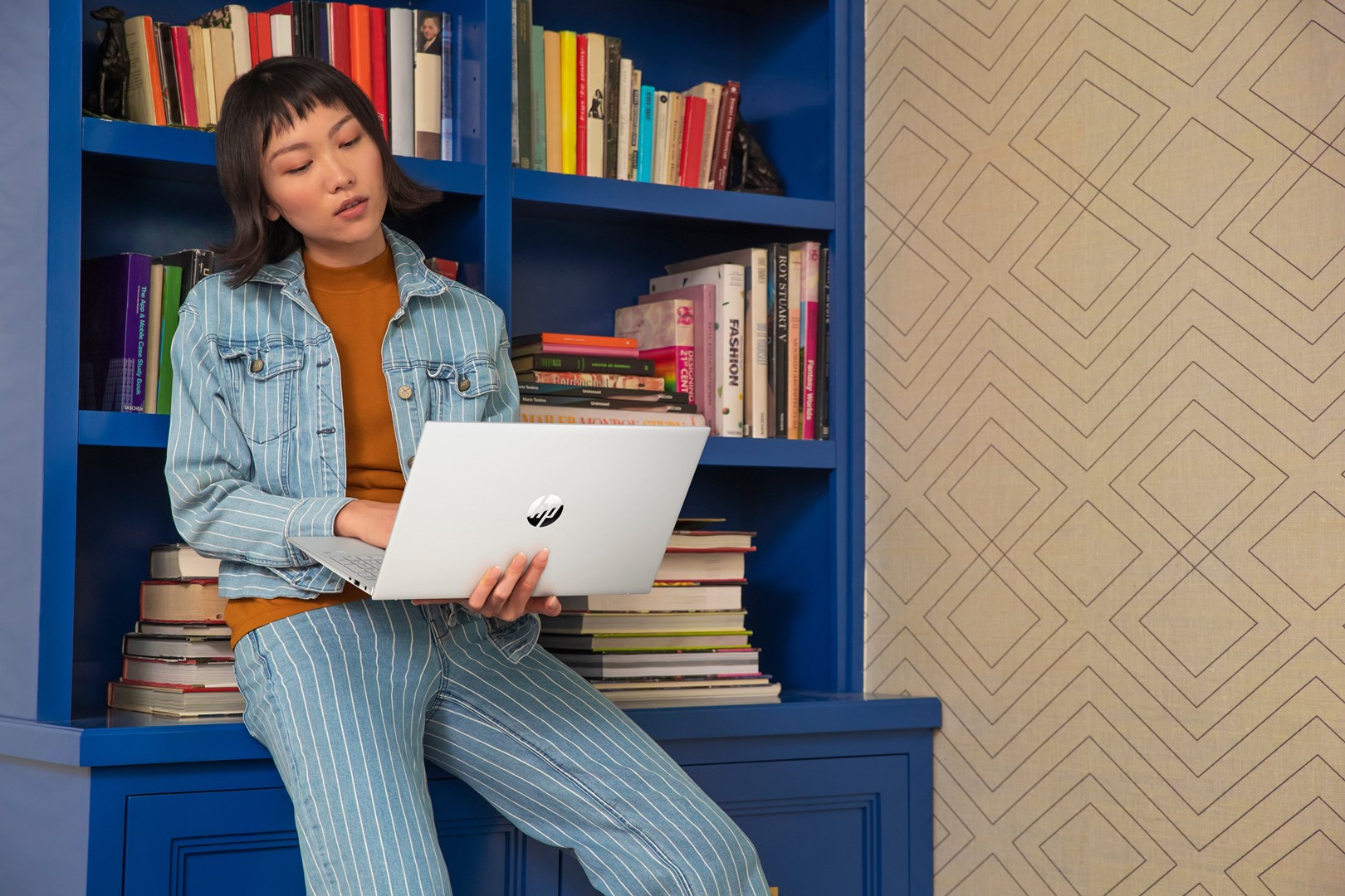 Laptop HP Pavilion 15-eh3164nw, 15.6", AMD Ryzen 5 7530U, 16 GB RAM, 512 GB SSD, i bardhë