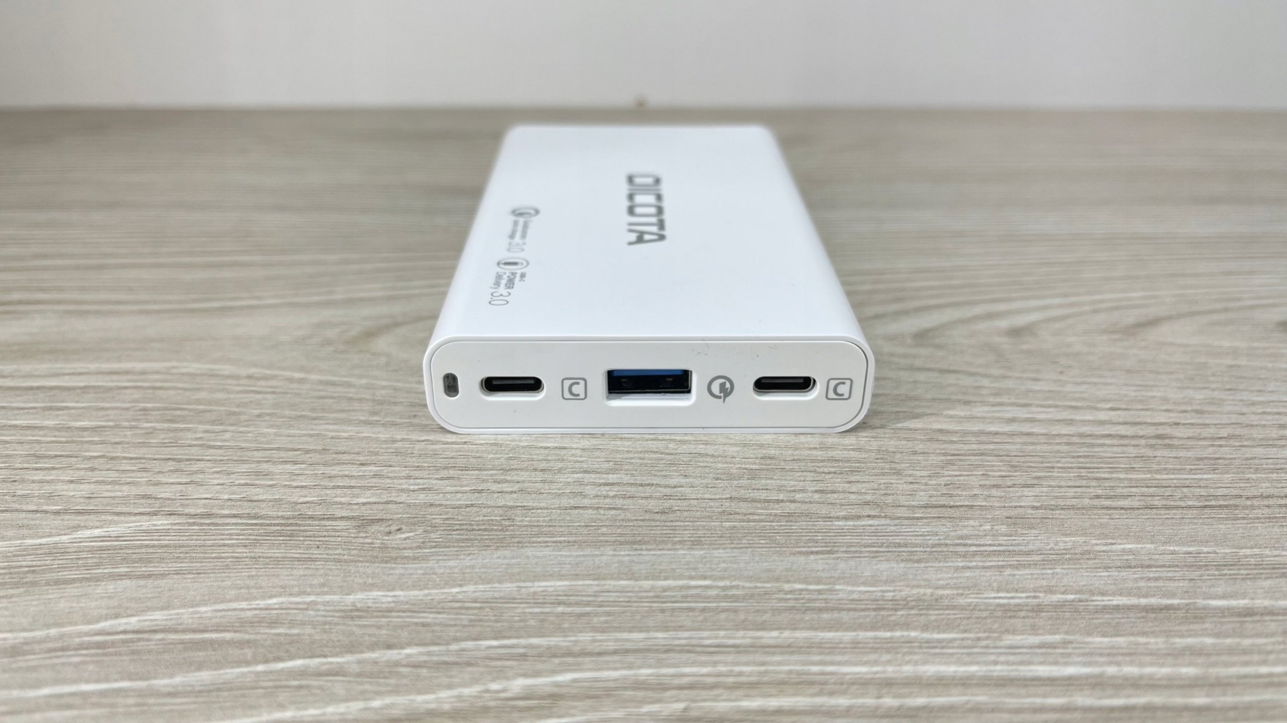 Power bank DICOTA D32056, 65W, USB C Power Delivery, e bardhë