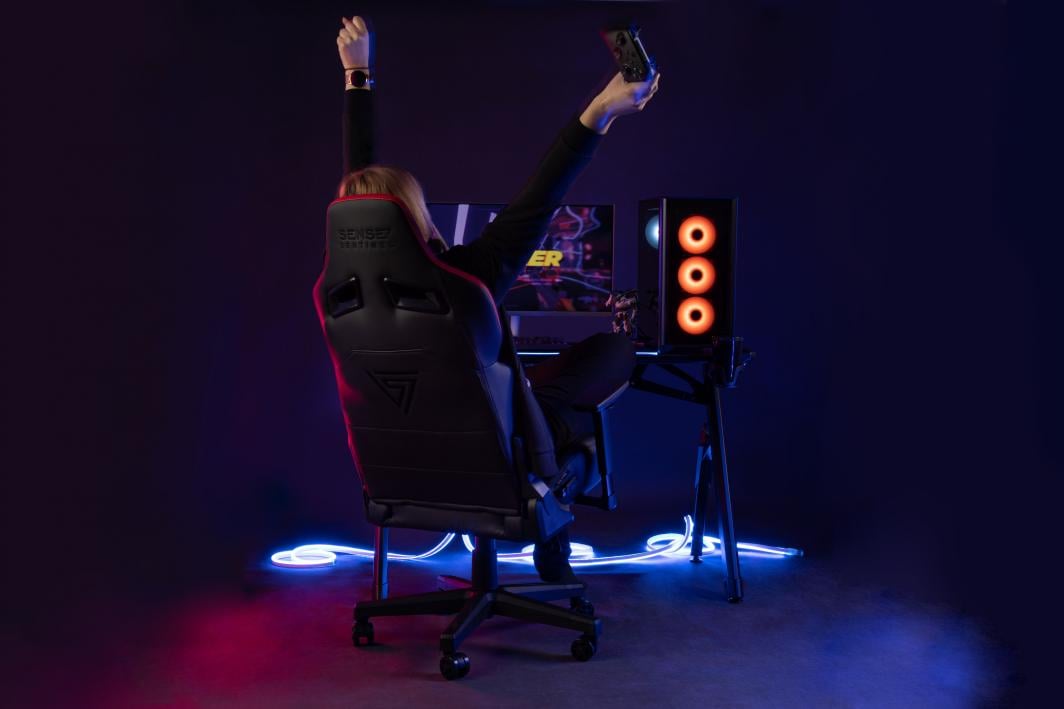 Karrige SENSE7 Sentinel, e kuqe