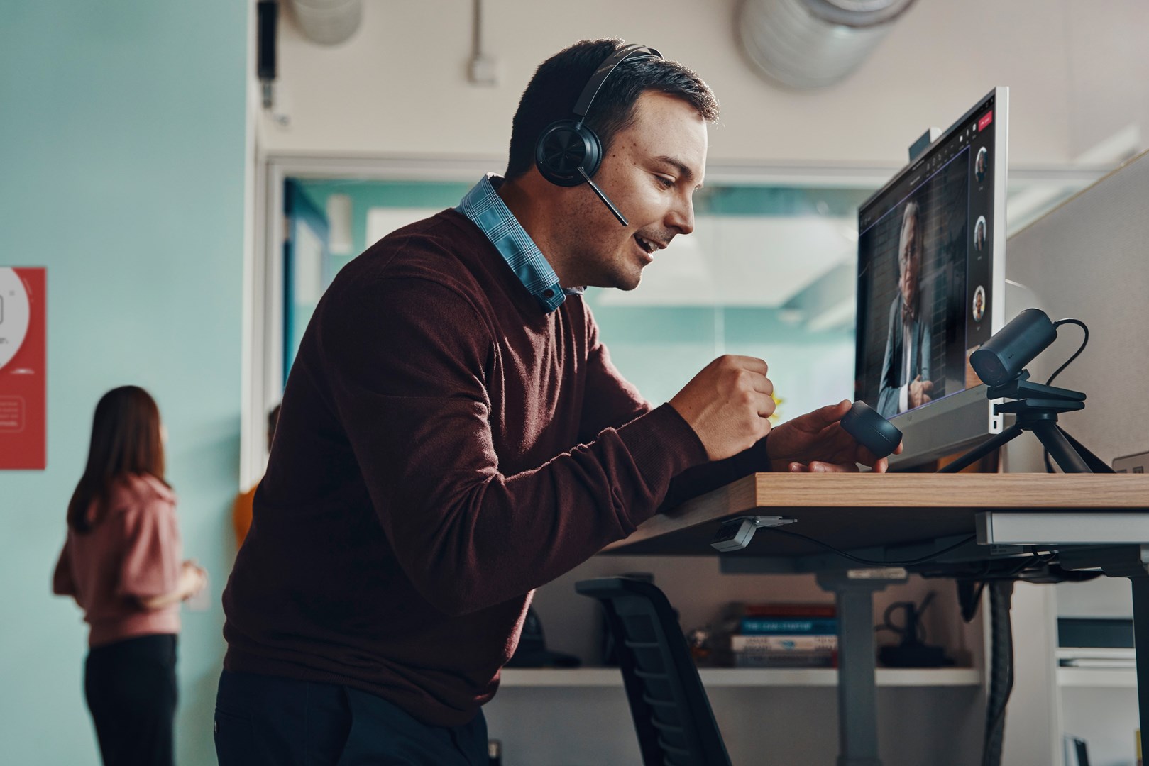 Kufje Poly Voyager Focus 2 UC USB-A, stereo Bluetooth, të zeza