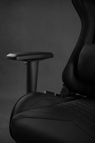 Karrige SENSE7 Spellcaster, e zezë