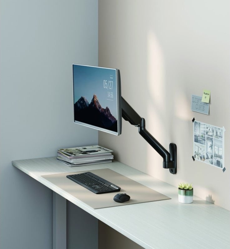 Mbajtëse murale Techly Swivel, për monitor 17-32", krah me gaz, e zezë
