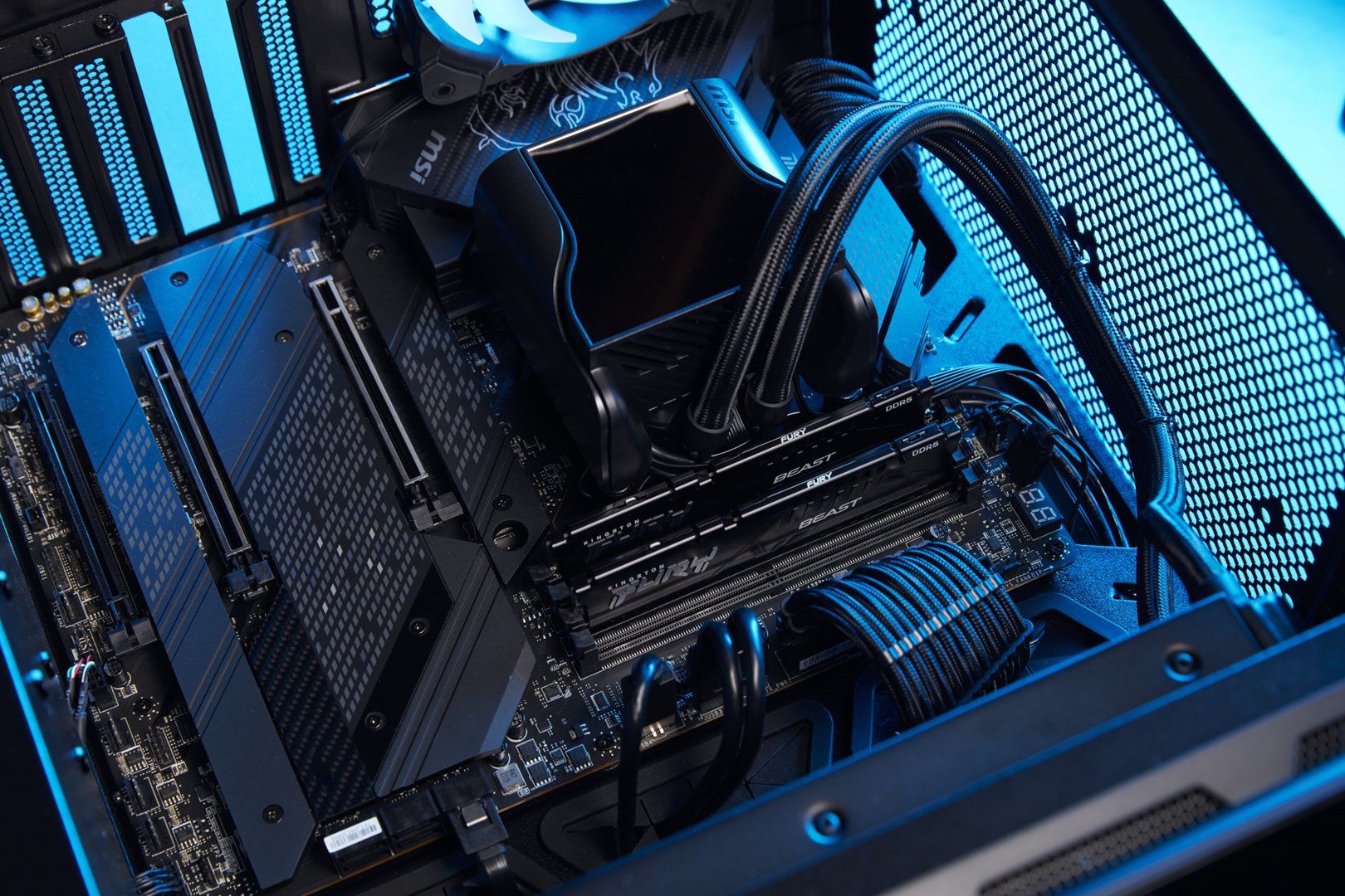 Меморија Kingston Fury Beast, DDR5, 32 GB, 6000 MHz, CL30, KF560C30BBEK2-32