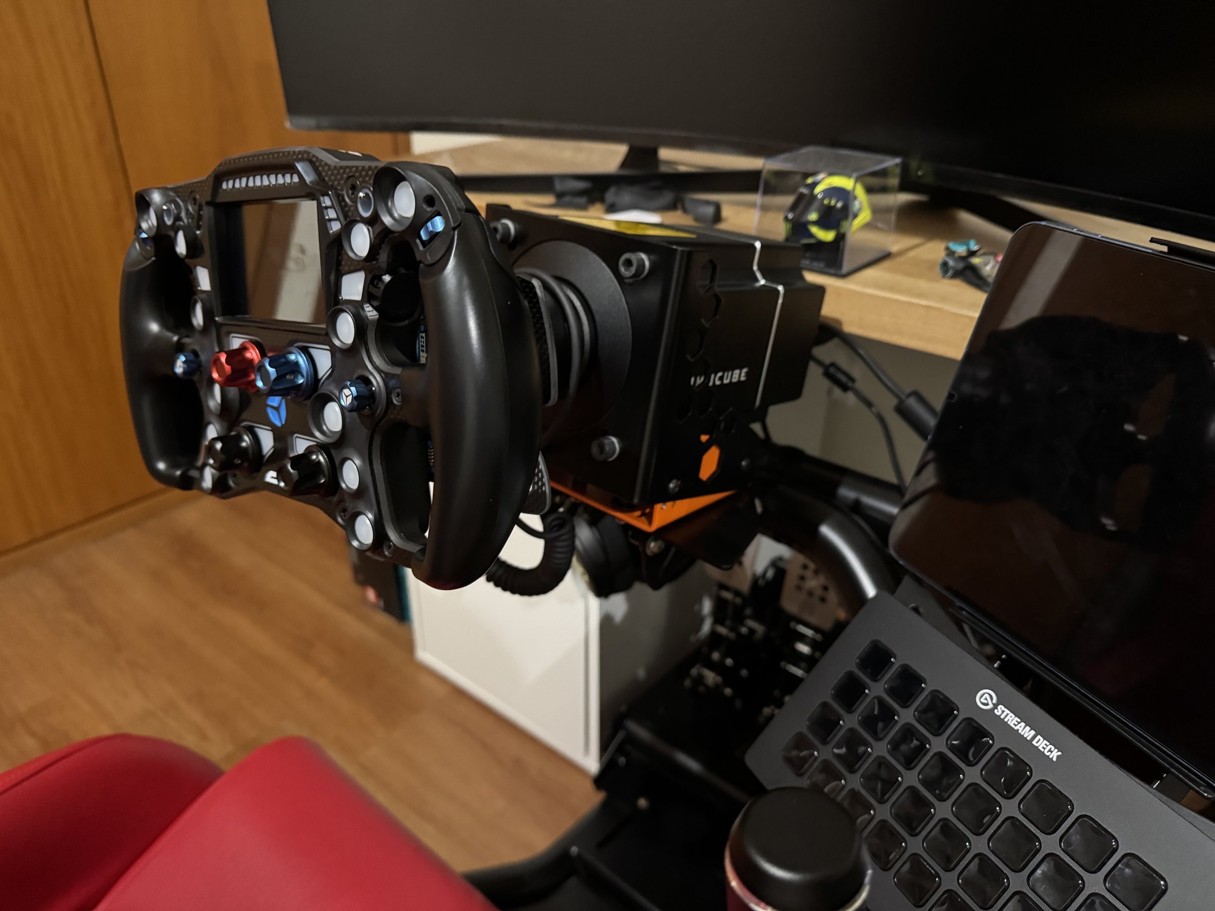 Mbajtëse baze timoni Simucube Steering Wheel Base Mount, çelik i trashë, montim frontal, e zezë