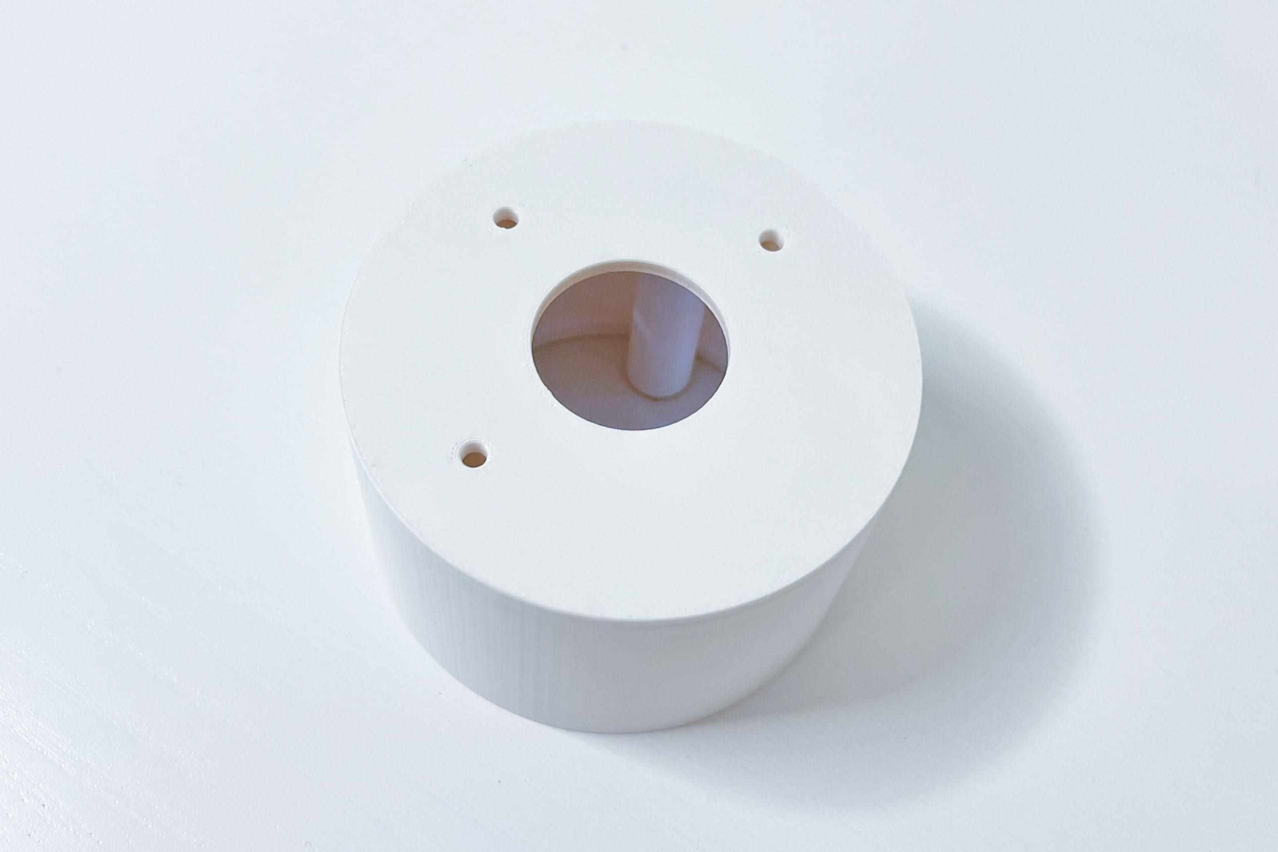 Ѕиден и тавански држач OEM SINOLOGIA за камера TC500, со капак за кабли, бел