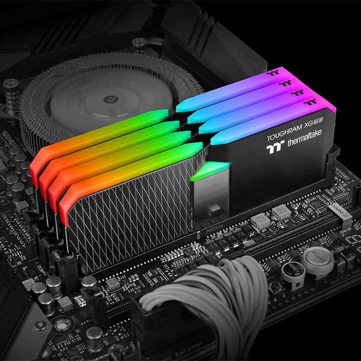 Меморија RAM Thermaltake Toughram XG RGB 64 GB (2 x 32 GB) DDR4 3600 MHz