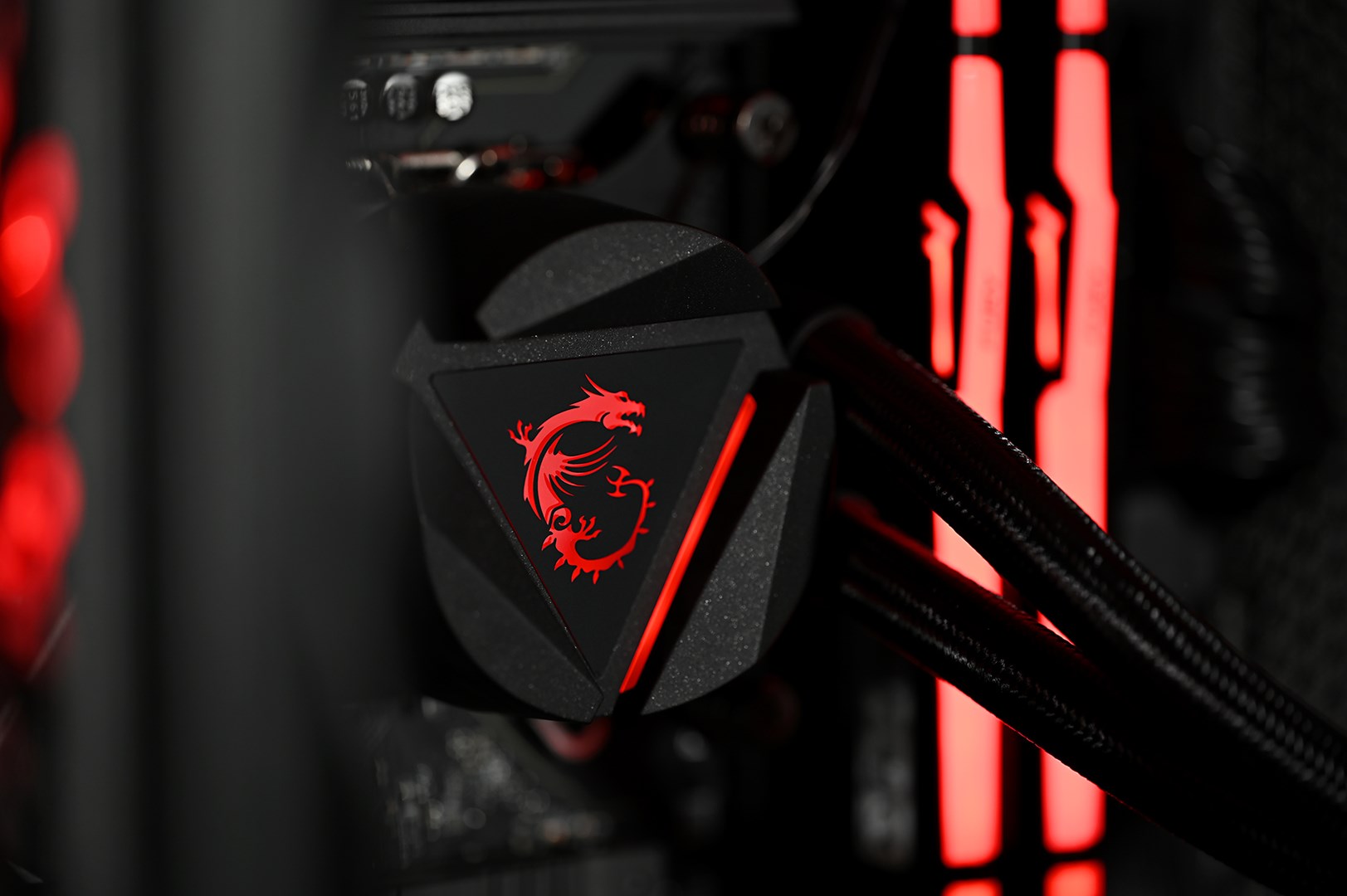 Kompjuter Actina Ryzen 7 7800X3D, 32GB DDR5, 2TB SSD, RTX 4090, i zi