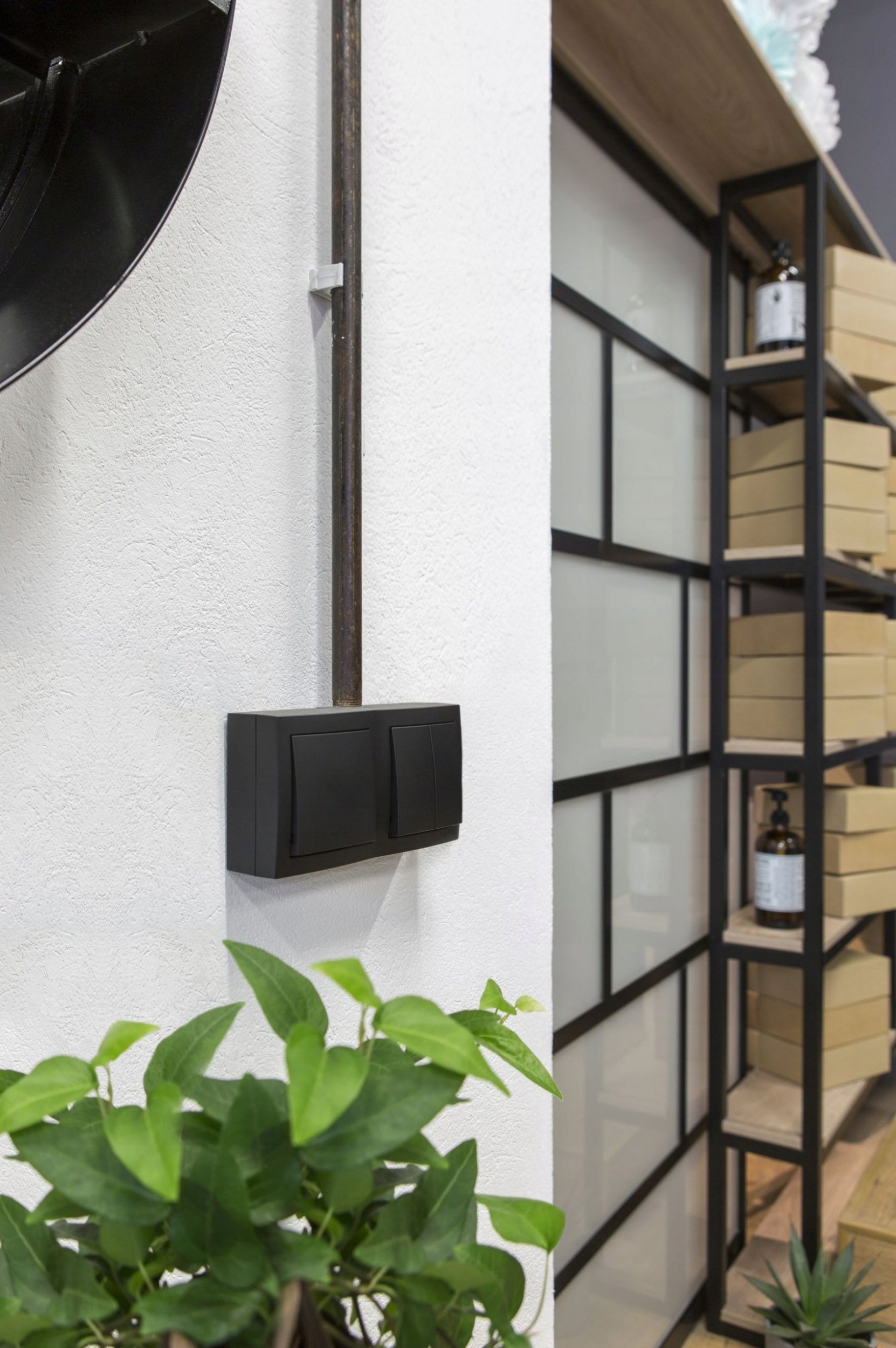 Prizë sipërfaqësore Kontakt-Simon Aquaclick ACGZ1C/11, IP44, me tokëzim, e bardhë