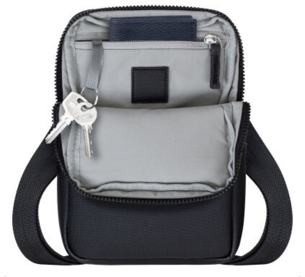 Çantë RivaCase për tablet deri në 8", e zezë